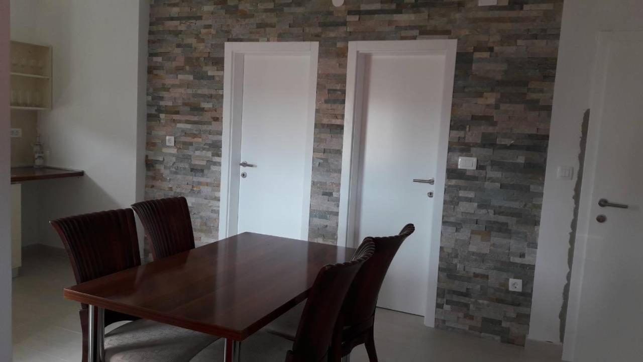 Apartments By The Sea Bilo, Primosten - 14601 Exterior foto