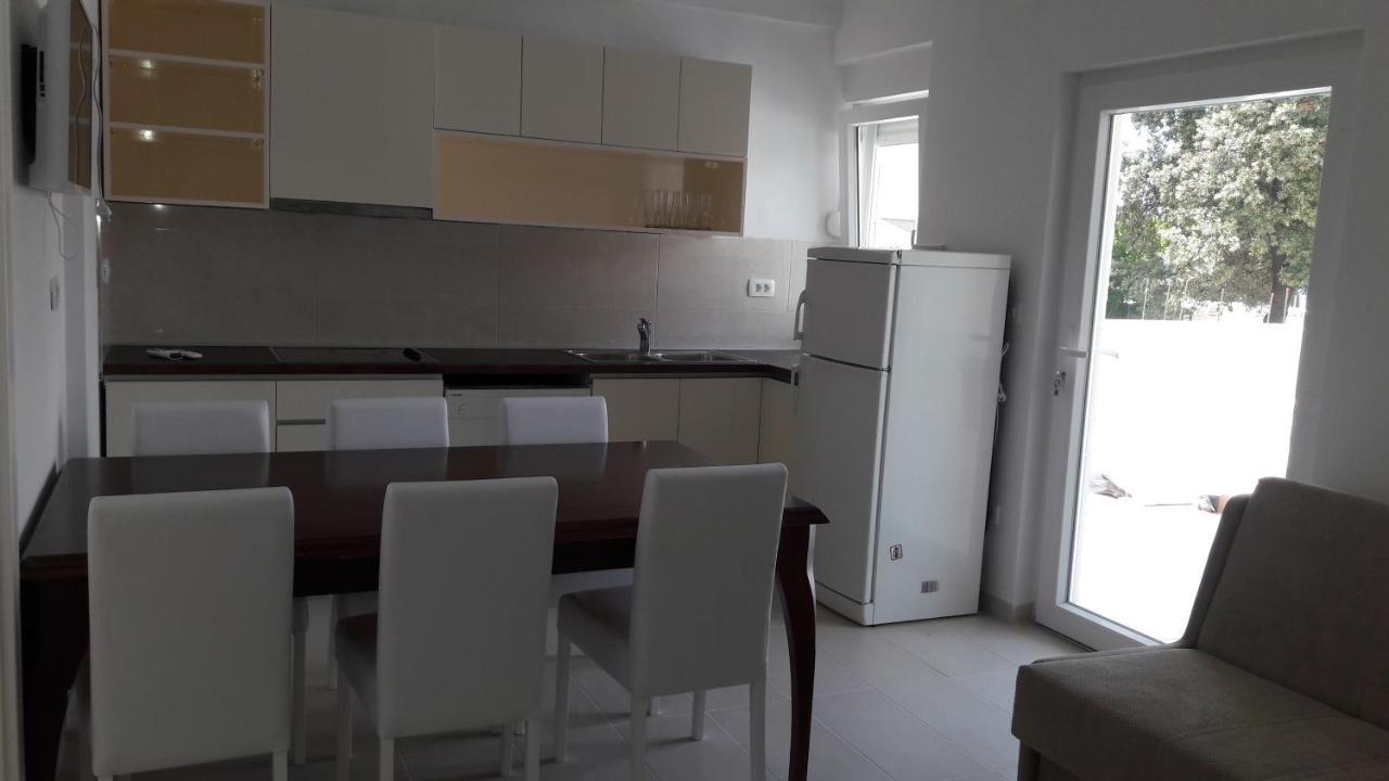 Apartments By The Sea Bilo, Primosten - 14601 Exterior foto